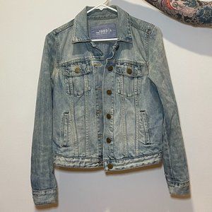 Gap Denim Jacket in Light-Medium Wash, Women's Size Small